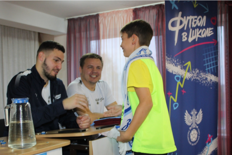 Футбол в школе - Пименов и Гасилин в Краснодарском крае - фото1