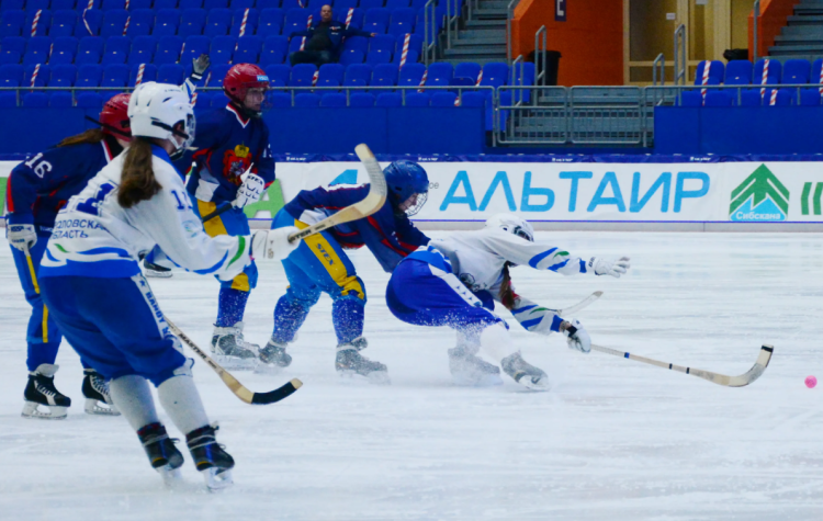 Хоккей с мячом - Красноярск девушки 16-17 лет - анонс-фото5