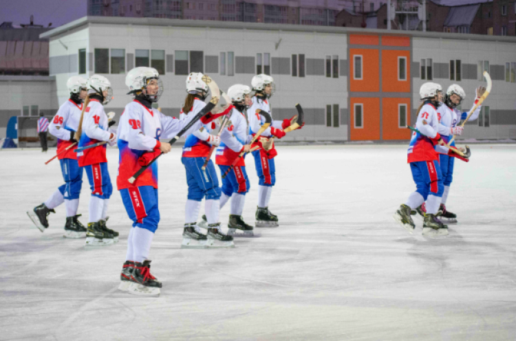 Хоккей с мячом - Красноярск девушки 16-17 лет - фото13