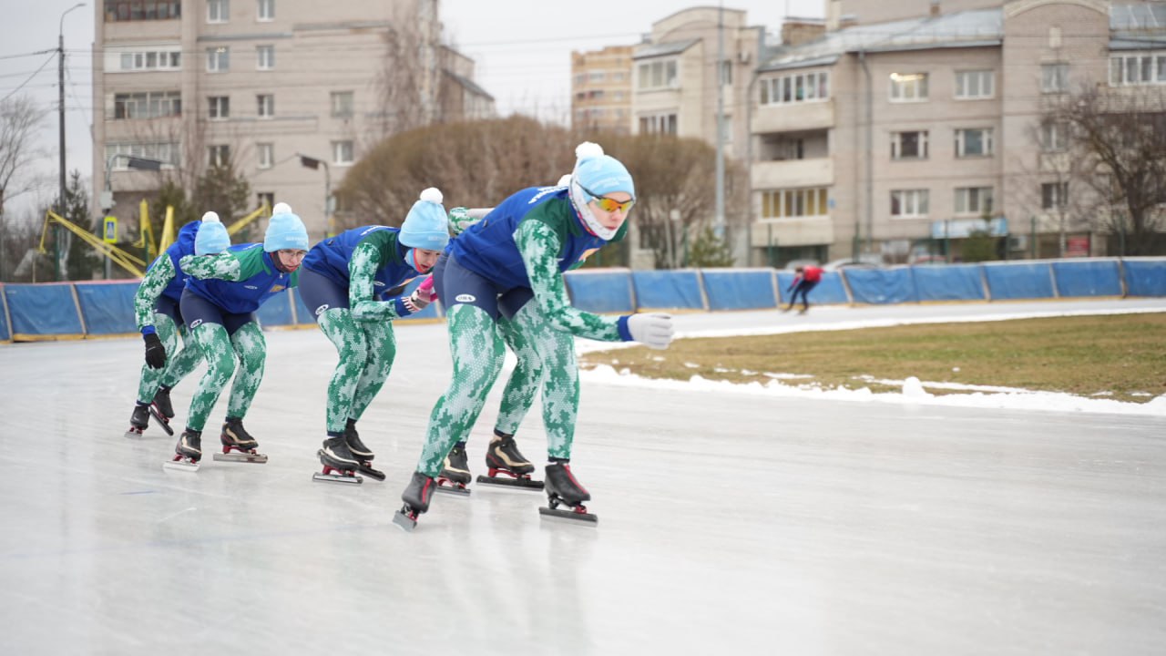 Конькобежные спортсмены