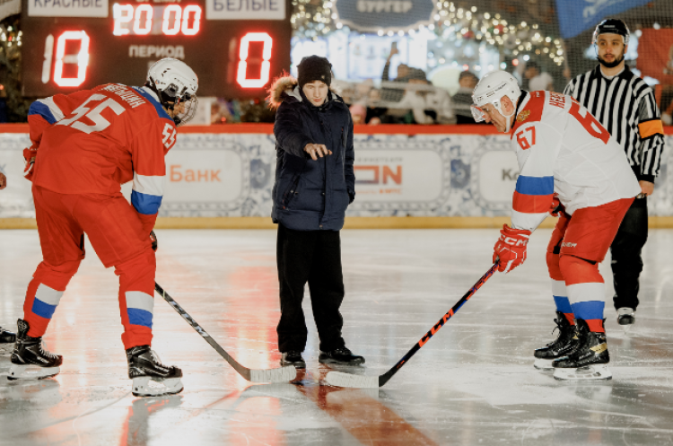 Студенческая спортивная ночь - гала-матч по хоккею на ГУМ-катке 2023 - фото2